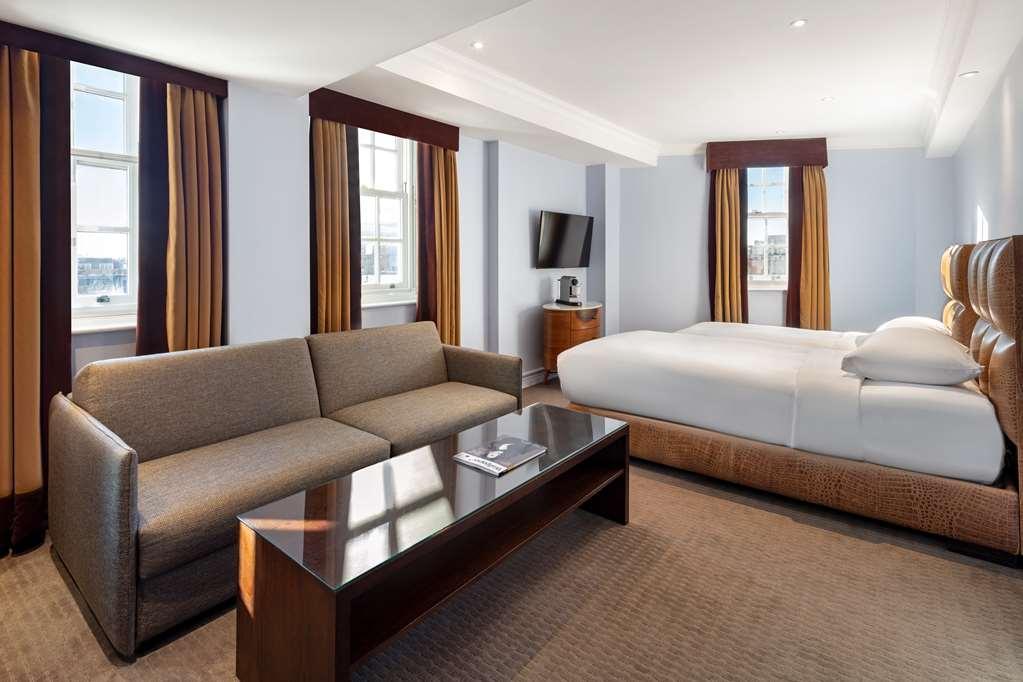 Hotel Radisson Blu Hotel, Bond Street 4*