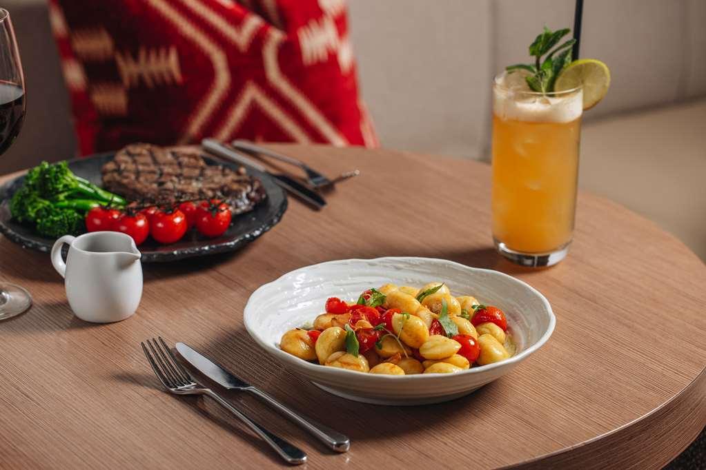 Radisson Blu Hotel, Bond Street 4*